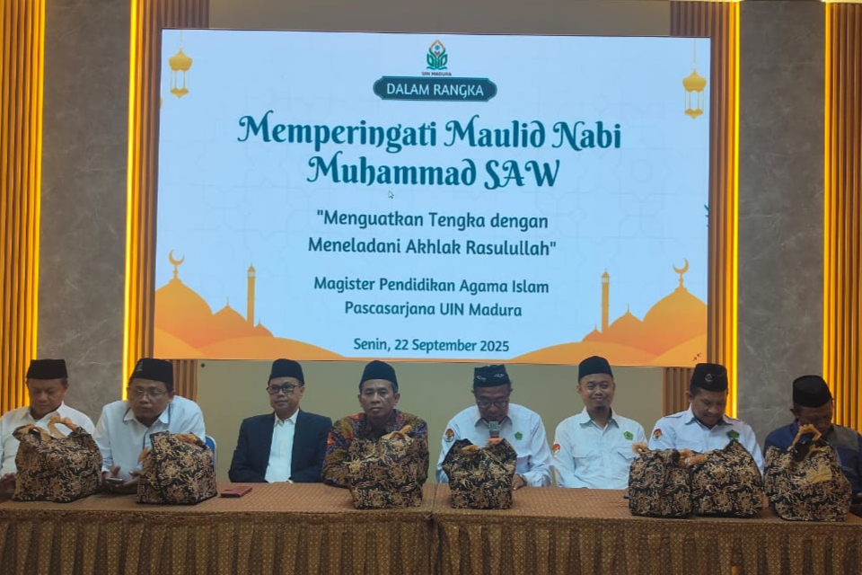 MENEGUHKAN TENGKA DENGAN MENELADANI AKHLAK RASULULLAH SAW