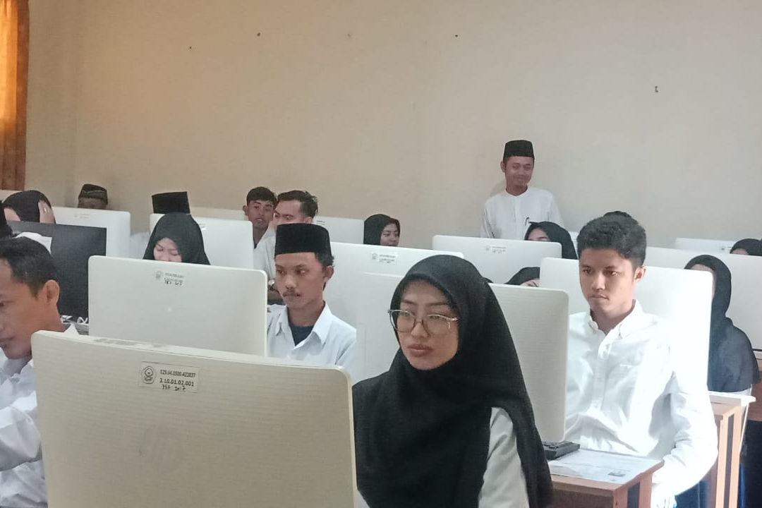 KAPRODI MAGISTER PAI MEMASTIKAN LANCARNYA PELAKSANAAN PMB GELOMBANG 1 PASCASARJANA
